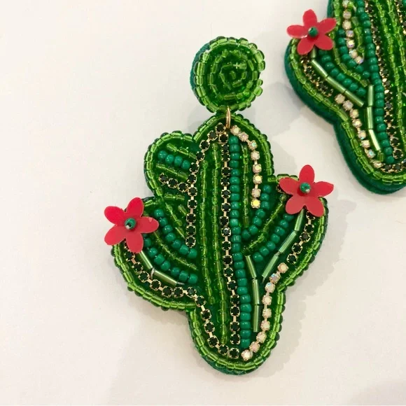 Green cactus earrings beaded handmade cacti southwest western cowboy Arizona